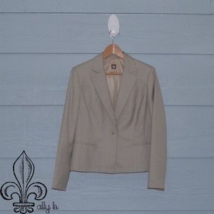 ⚜Khaki Anne Klein suit⚜